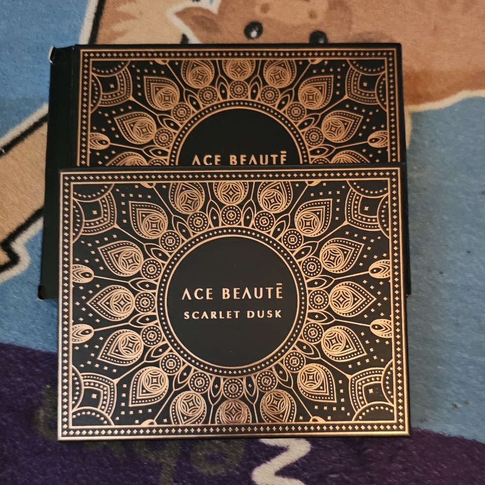 Ace beaute scarlet Dusk palette